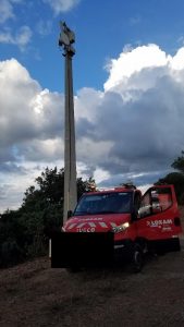 Camion-nacelle pour intervention en hauteur sur mât télécom
