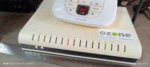 Vérification des voyants d'un modem routeur internet et téléphonie professionnel